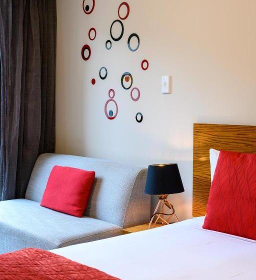 استوديو إدارى, Boulcott Suites