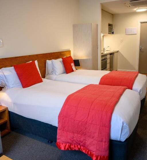 استوديو إدارى, Boulcott Suites