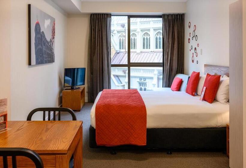 استوديو إدارى, Boulcott Suites