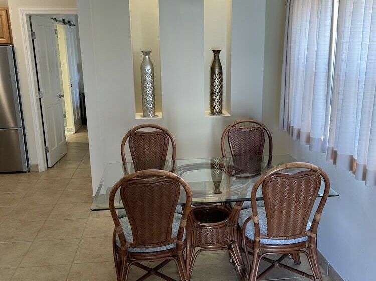 بانگلوی استاندارد, Bungalows At Windsong On The Reef