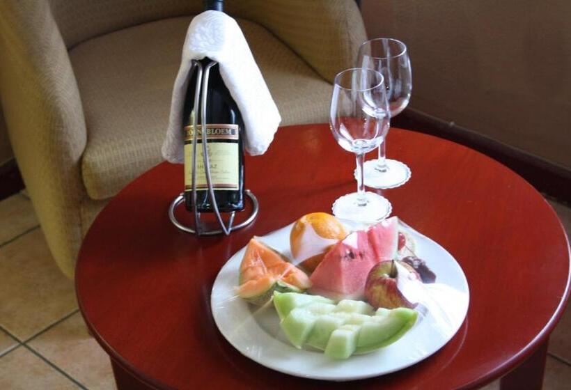 Suite, M Kango Golfview