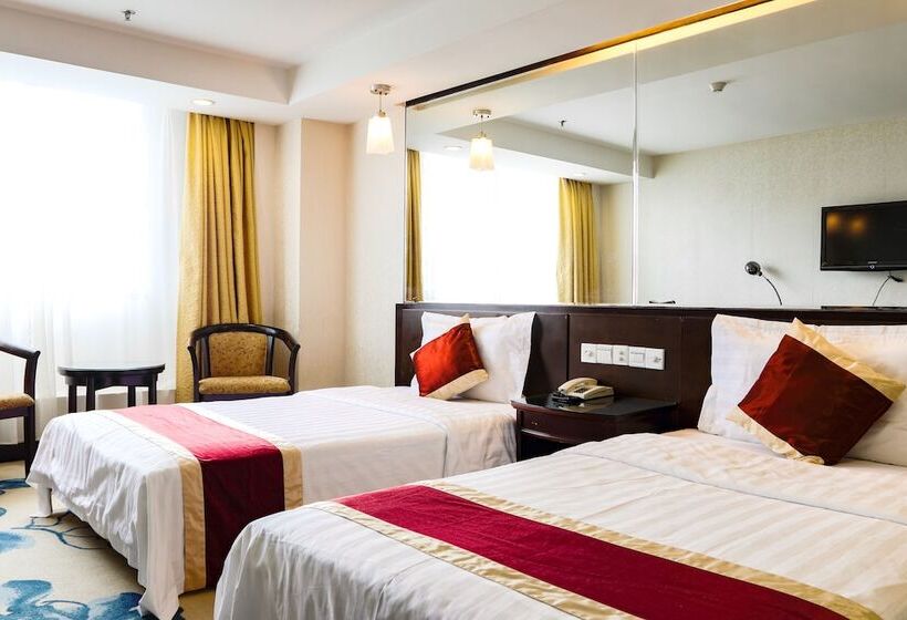 デラックスルーム, New World