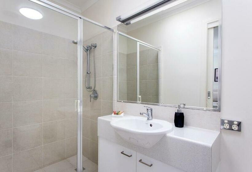 2 Bedroom Apartment with Views, Offshore Noosa Resort