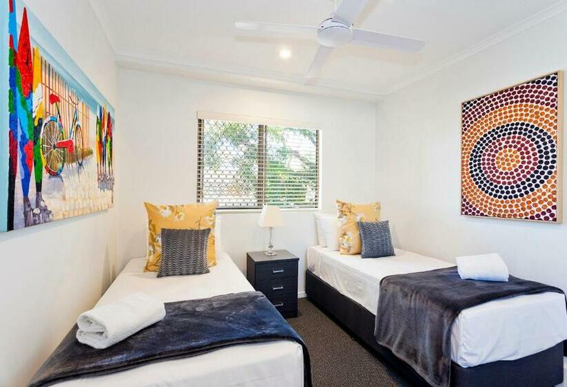 2 Bedroom Apartment with Views, Offshore Noosa Resort