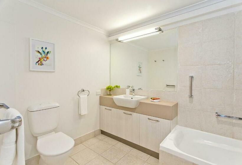 2 Bedroom Apartment with Views, Offshore Noosa Resort