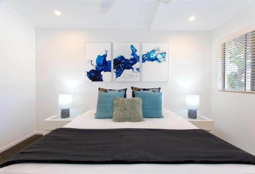 2 Bedroom Apartment with Views, Offshore Noosa Resort
