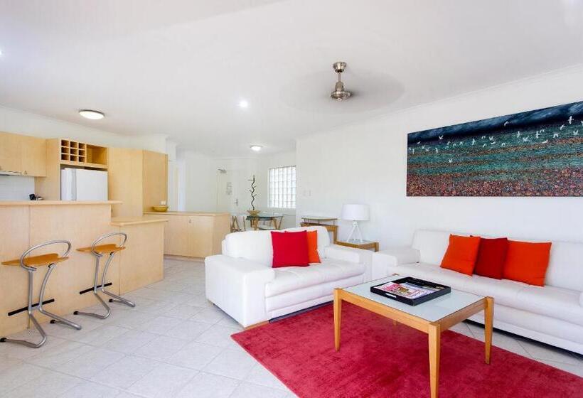 2 Bedroom Apartment with Views, Offshore Noosa Resort