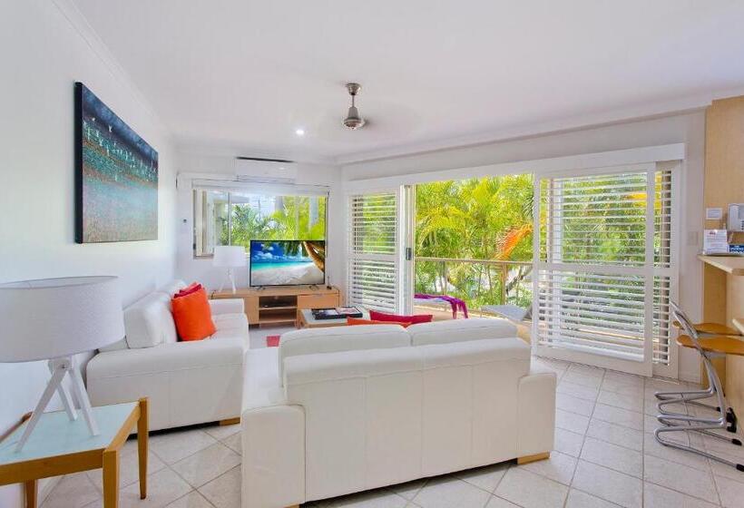 2 Bedroom Apartment with Views, Offshore Noosa Resort