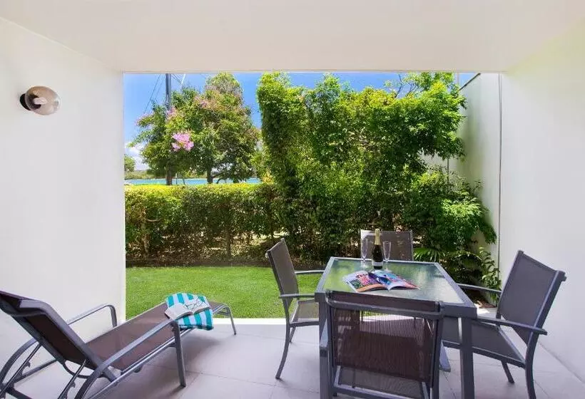 Standard studio with river view, Offshore Noosa Resort