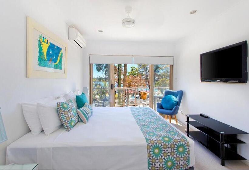 2 Bedroom Apartment with Views, Offshore Noosa Resort