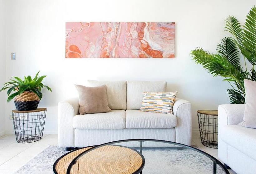 2 Bedroom Apartment with Views, Offshore Noosa Resort