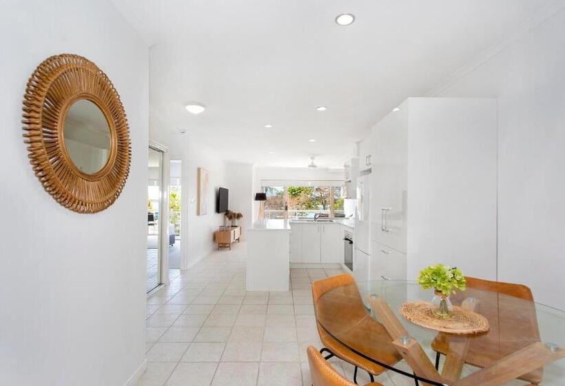 2 Bedroom Apartment with Views, Offshore Noosa Resort