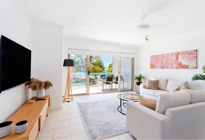 2 Bedroom Apartment with Views, Offshore Noosa Resort