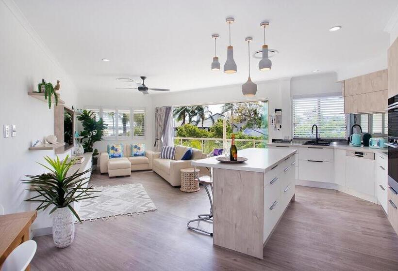 2 Bedroom Apartment with Views, Offshore Noosa Resort
