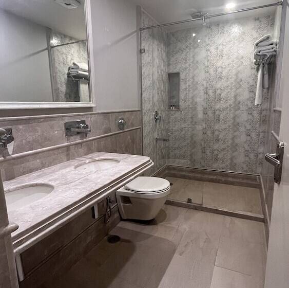 חדר משפחתי, Ratnawali – A Vegetarian Heritage