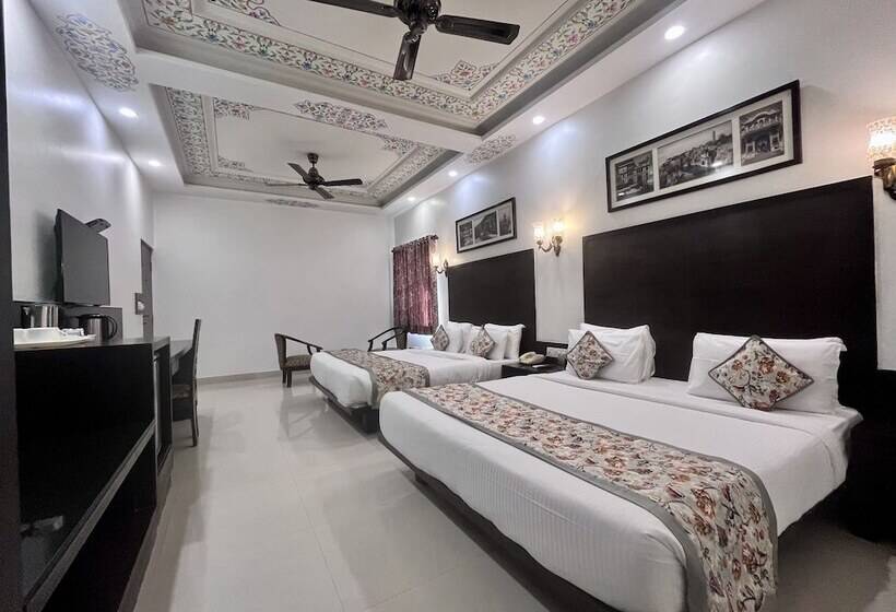 חדר משפחתי, Ratnawali – A Vegetarian Heritage