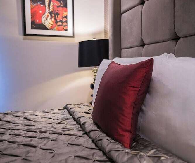 غرفة قياسية سرير كينج, Square Townhouse