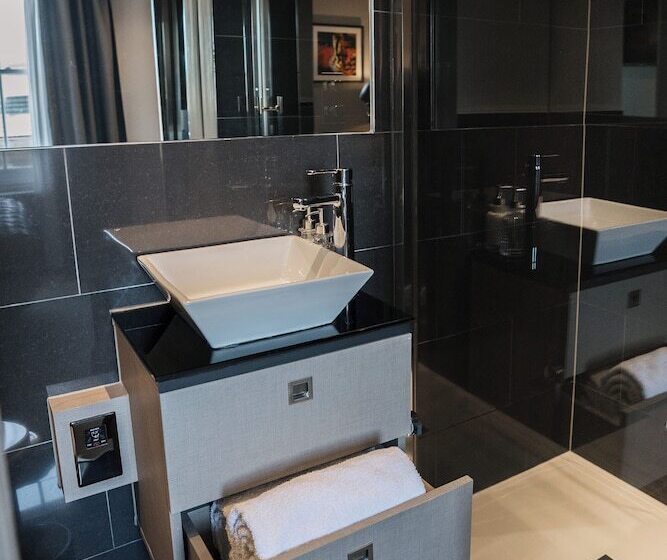 غرفة قياسية سرير كينج, Square Townhouse