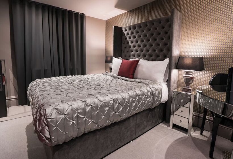 غرفة قياسية, Square Townhouse