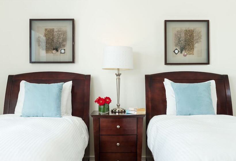 2 Bedrooms Suite Sea View, West Bay Club