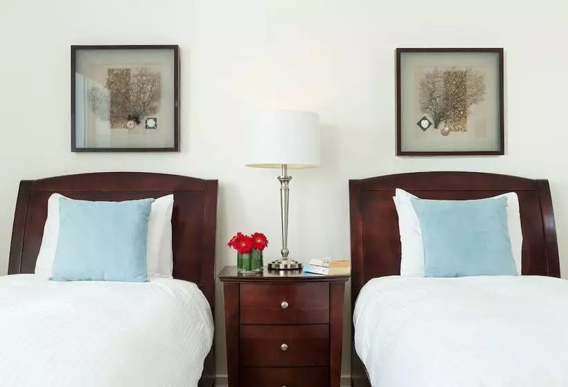2 Bedrooms Suite Sea View, West Bay Club