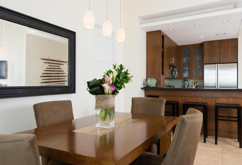 2 Bedrooms Suite Sea View, West Bay Club