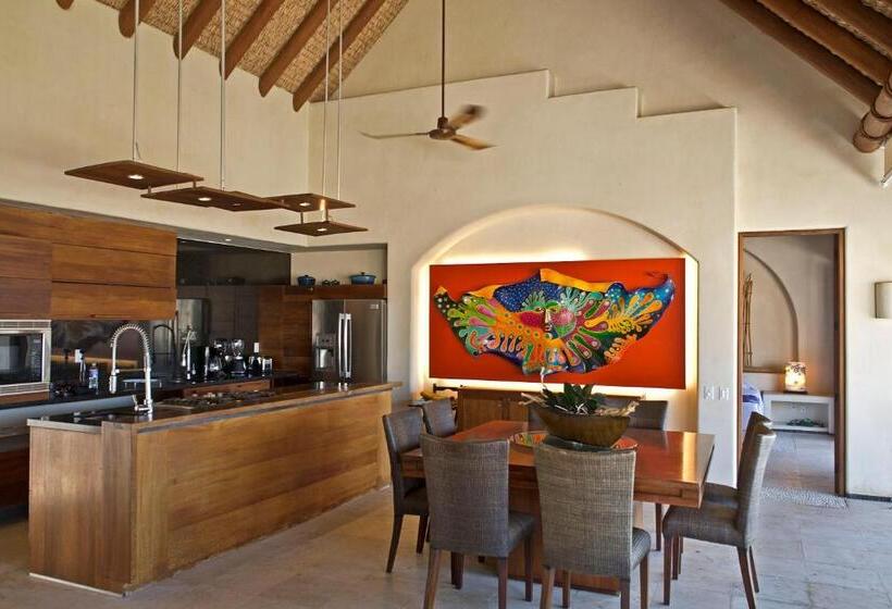 جناح سوبيريور مطل علي البحر, Las Palmas Luxury Villas