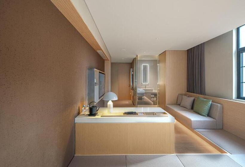 اتاق لوکس, Andi Townscape Wuhan