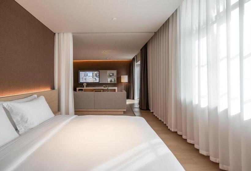 Suite with Terrace, Andi Townscape Wuhan