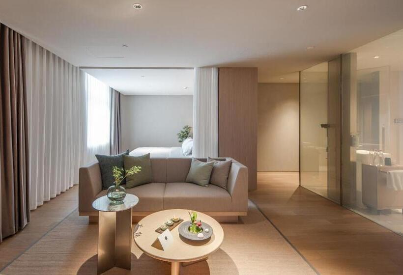 Suite with Terrace, Andi Townscape Wuhan