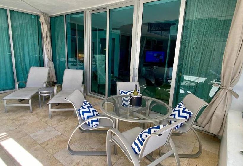 스위트 킹사이즈 침대, Boutique Suites 3 Min Walk To Beach