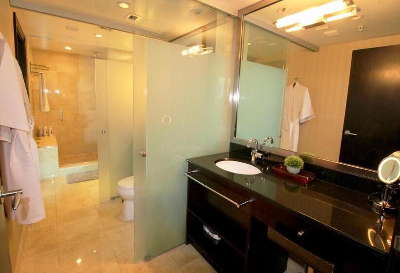 Люкс Кровать Кинг, Boutique Suites 3 Min Walk To Beach