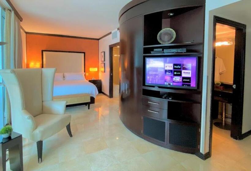 스위트 킹사이즈 침대, Boutique Suites 3 Min Walk To Beach