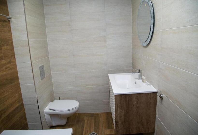 شقة غرفة واحدة, соколови къщи