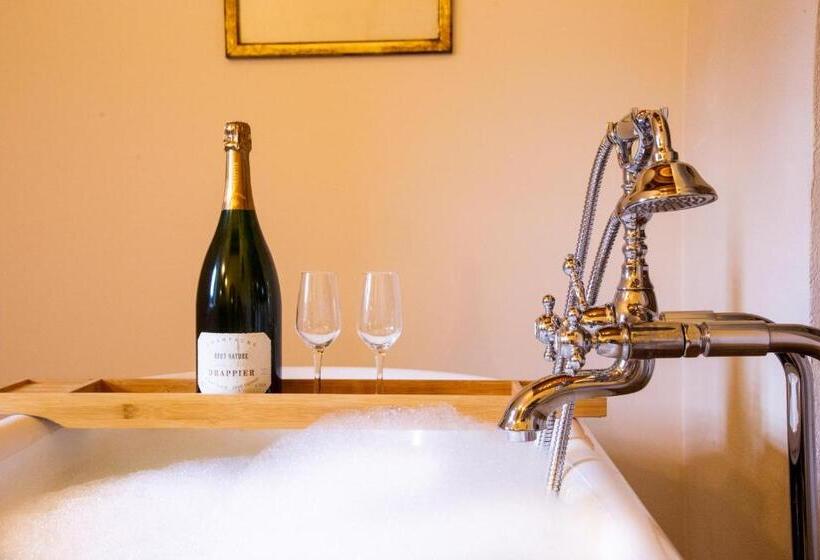 Номер Deluxe, Château De Saint Vidal