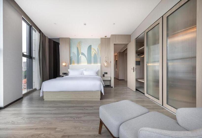 Люкс Повышенной Комфортности, Ramada Encore By Wyndham Dongguan East