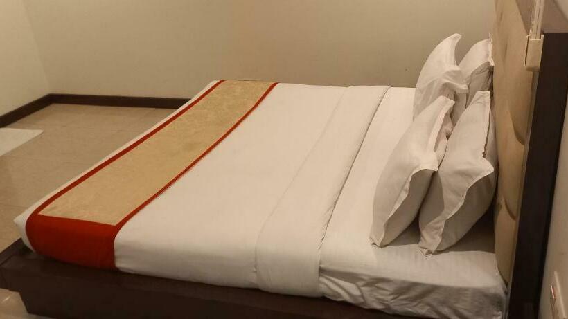 غرفة قياسية, Zenith Mahipalpur Free Parking