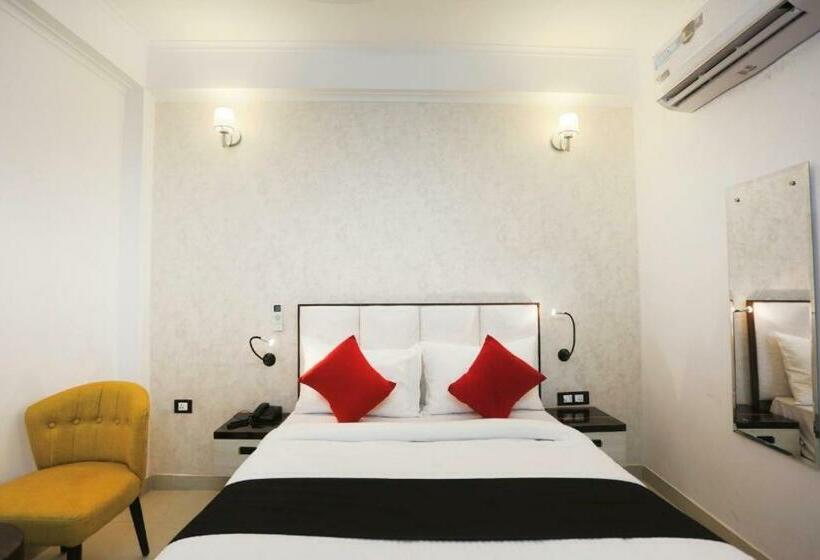 Номер Deluxe, M K Hotel And Restaurant