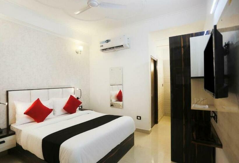 غرفة ديلوكس, M K Hotel And Restaurant