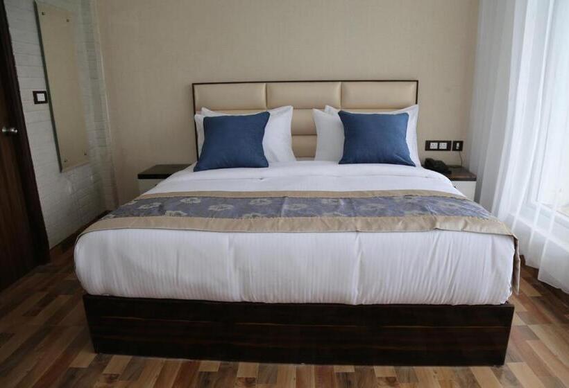 غرفة ديلوكس, M K Hotel And Restaurant