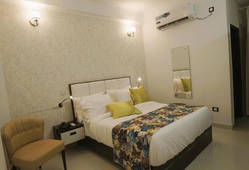 غرفة ديلوكس, M K Hotel And Restaurant