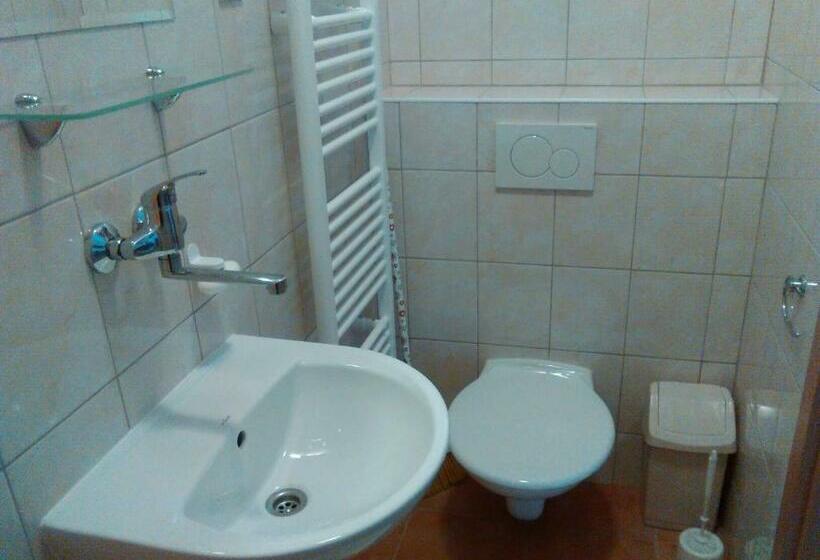 스탠다드 스튜디오 (테라스구비), Privát Sulamit