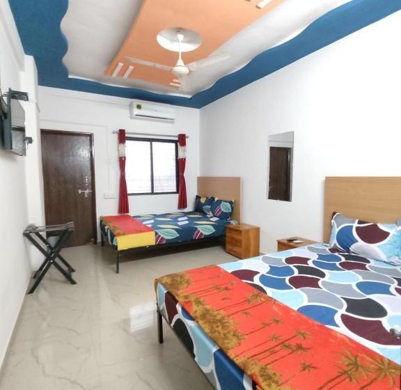 חדר משפחתי, Ambient Home Stay, In Nashik