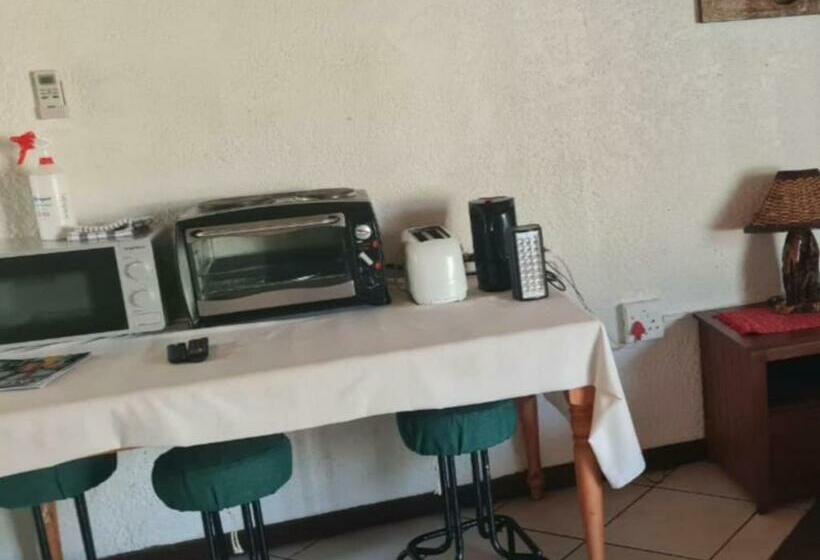 Номер Deluxe, Groenewald S Haven