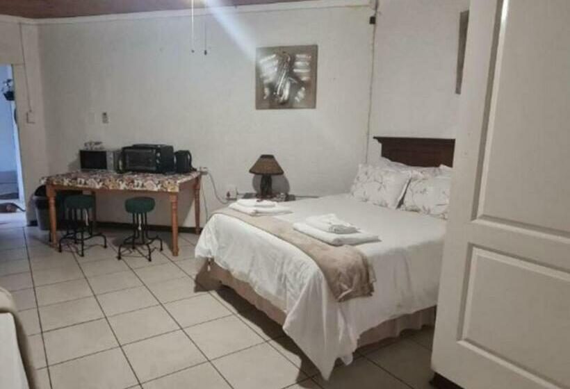 Номер Deluxe, Groenewald S Haven