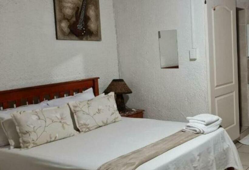 Номер Deluxe, Groenewald S Haven