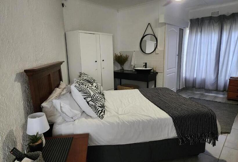 Номер Deluxe, Groenewald S Haven