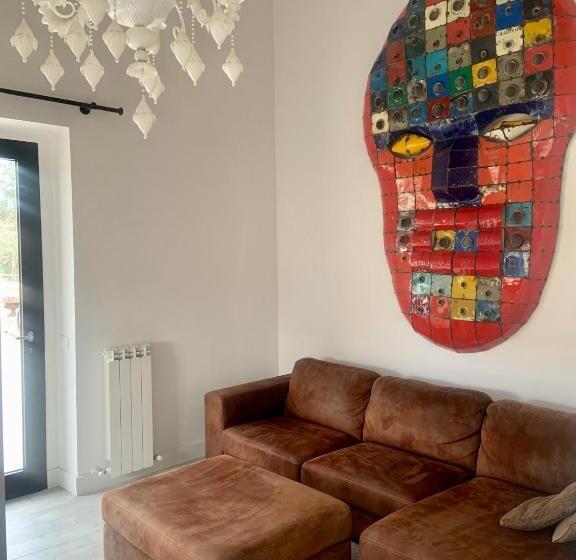 اتاق لوکس با تخت بزرگ, Borgo Crispiero
