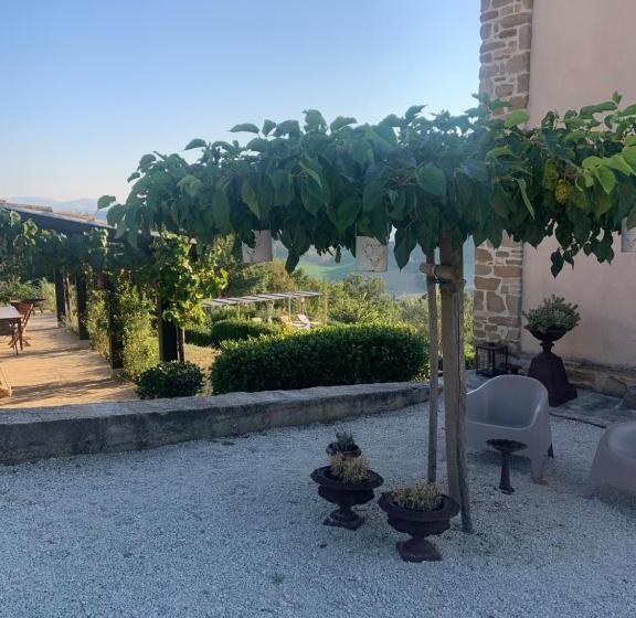 اتاق لوکس با تخت بزرگ, Borgo Crispiero