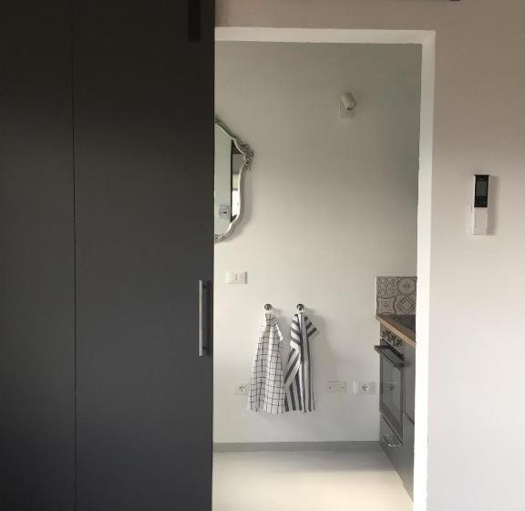 شقة غرفة واحدة, Borgo Crispiero